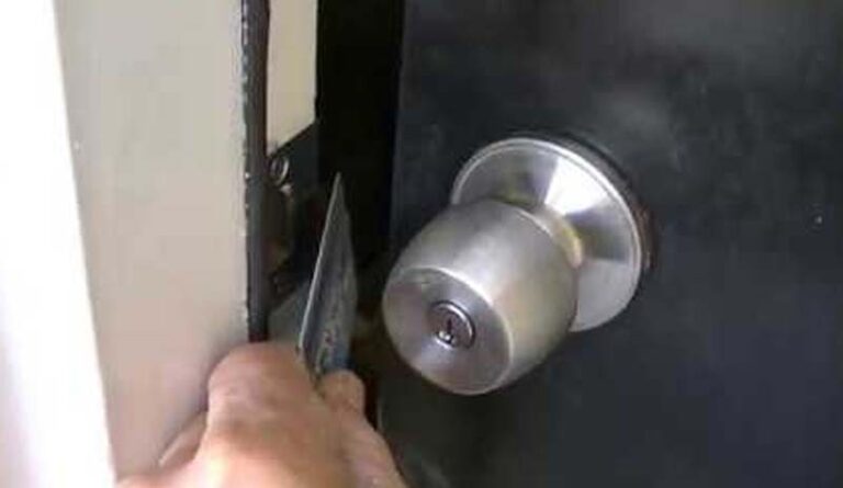 ¿cómo abrir una puerta con un cuchillo?